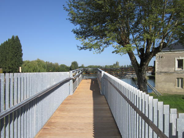 Structure Passerelle Villevêque